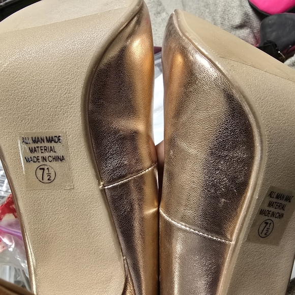 Heels - Picture 2 of 2